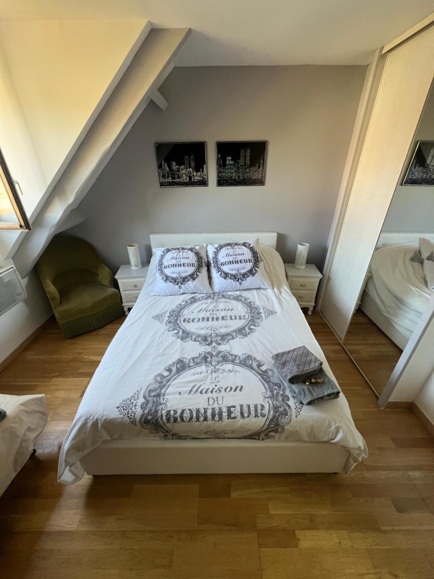 La Maison Du Bonheur Saintry-sur-Seine Kültér fotó